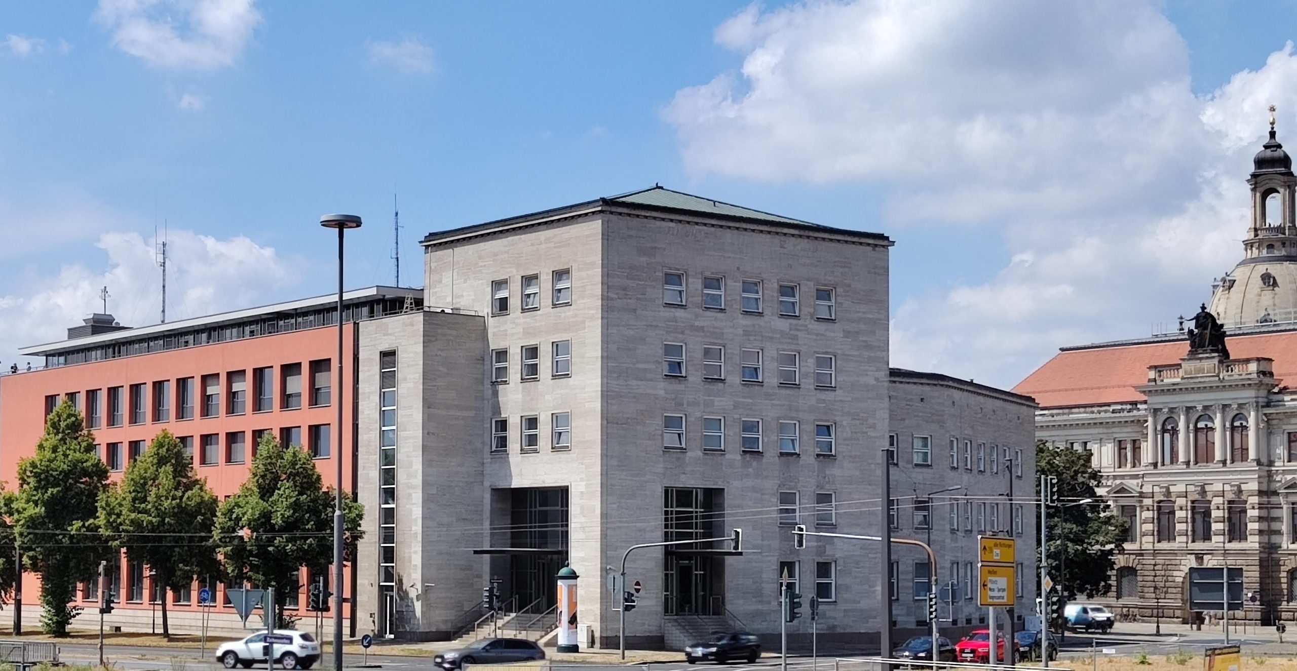 Aukera Real Estate AG Aukera Real Estate refinanziert Solitär in Dresden